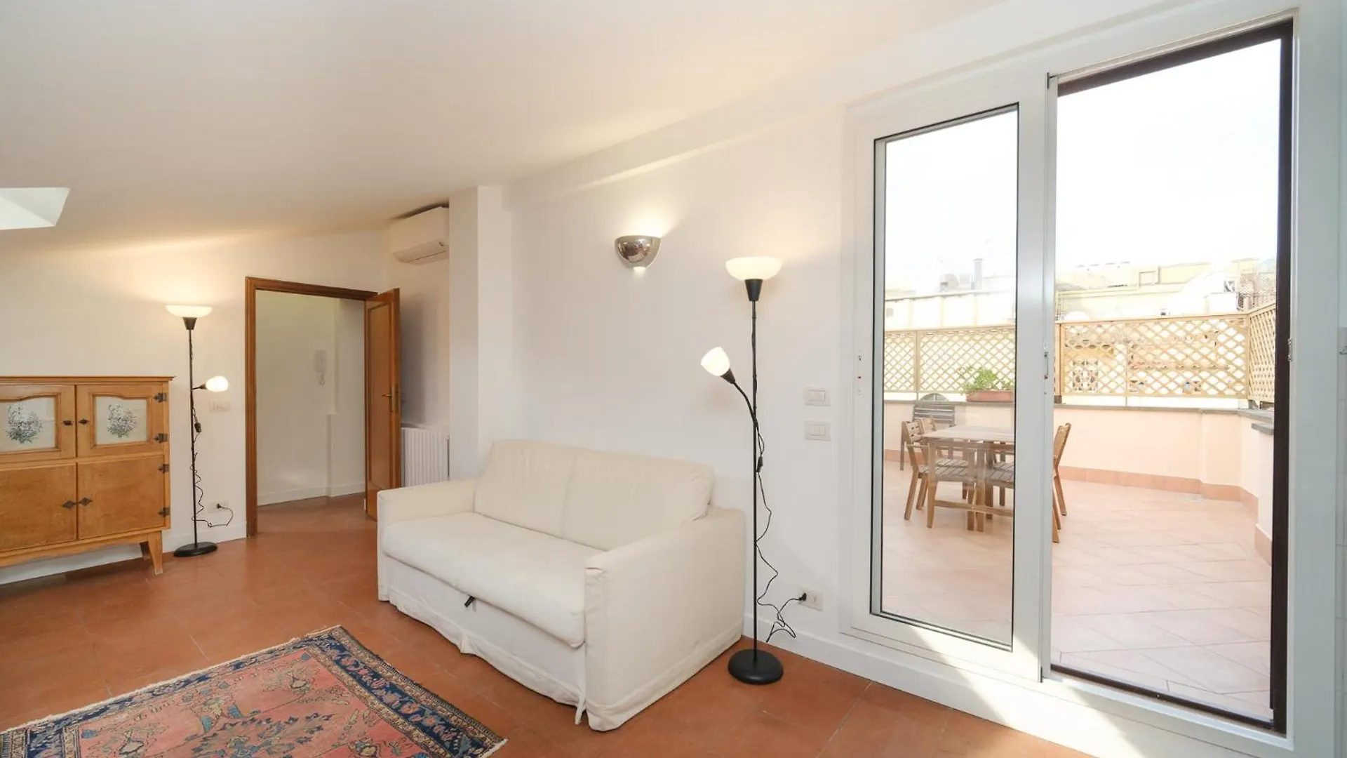 Juan'S Trevi Apartment Buddyrent Rome Italie