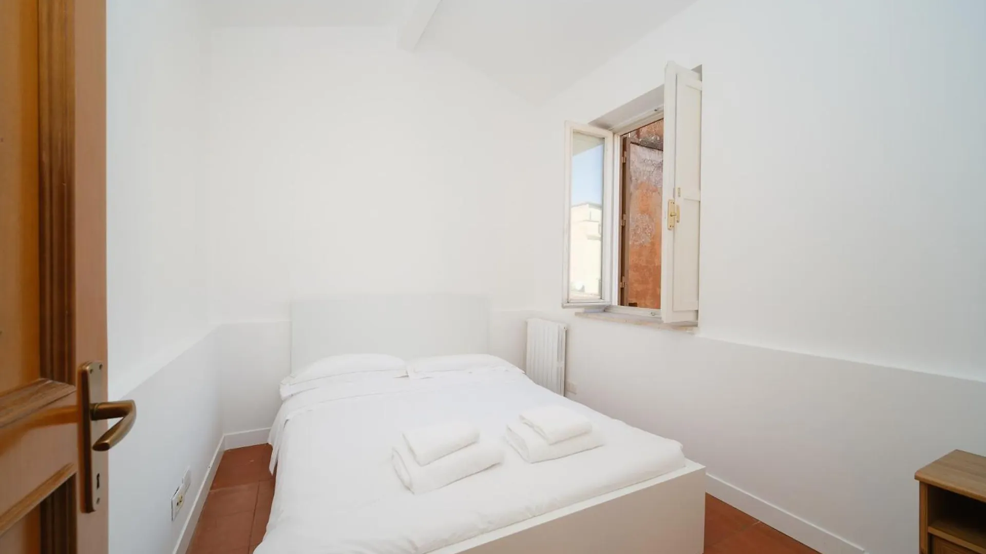 Juan'S Trevi Apartment Buddyrent Rome
