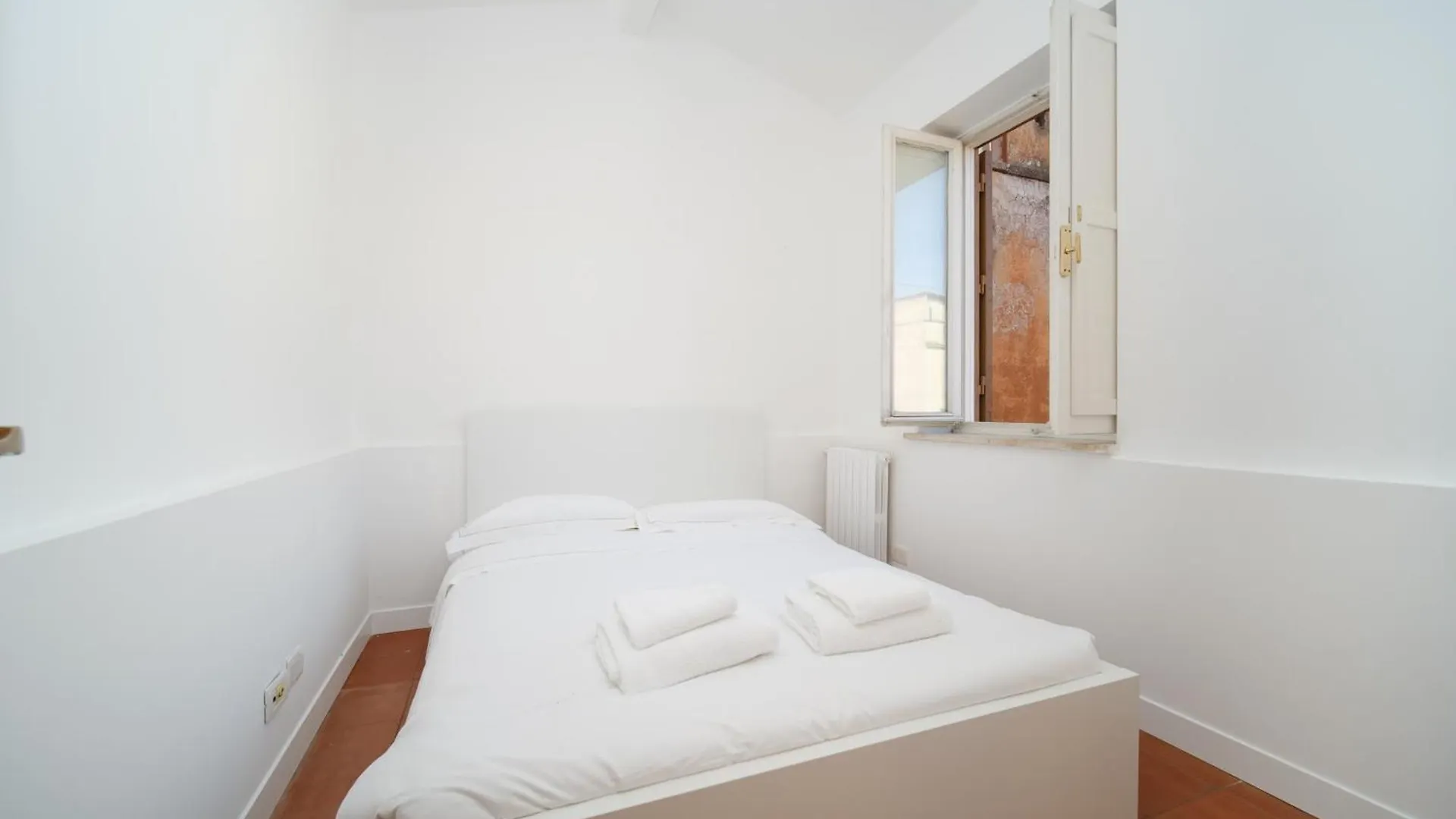 Juan'S Trevi Apartment Buddyrent Rome